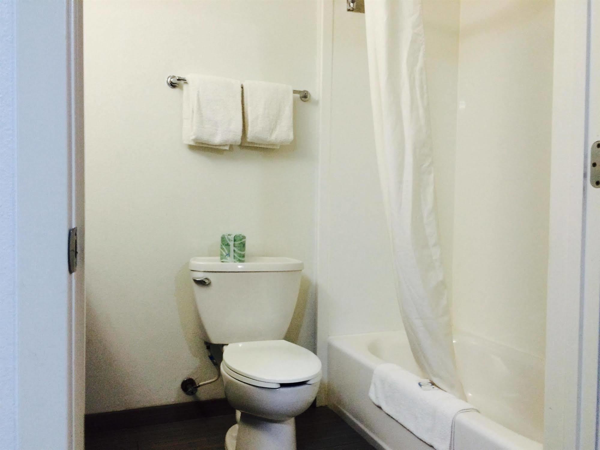 6-orange, Tx Hotel