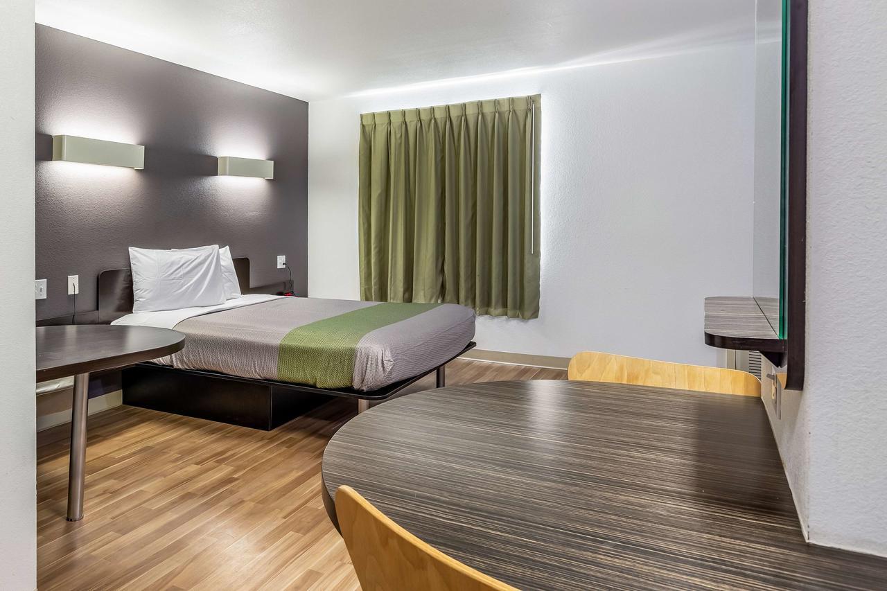 Hotel 6-orange, Tx